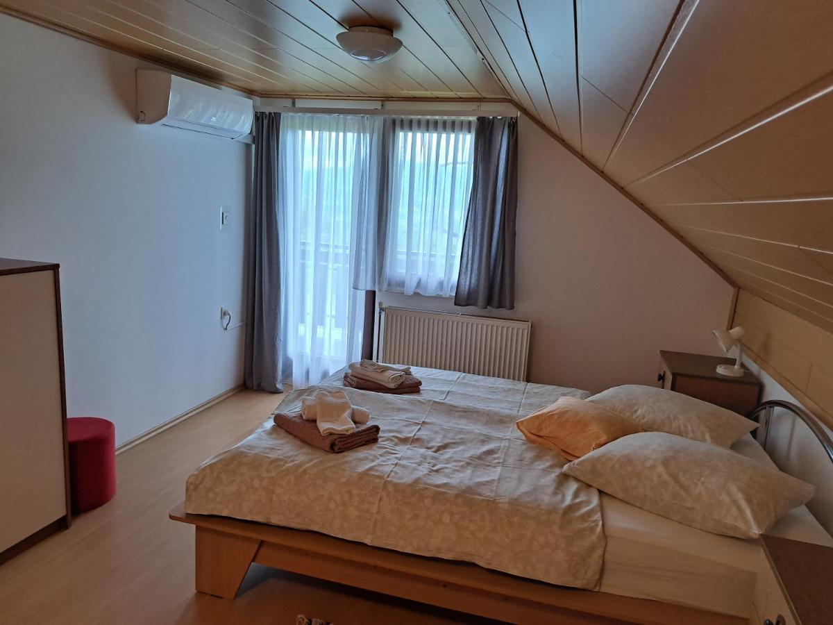 Getaway "At The Three Lights" Villa Sevnica ภายนอก รูปภาพ