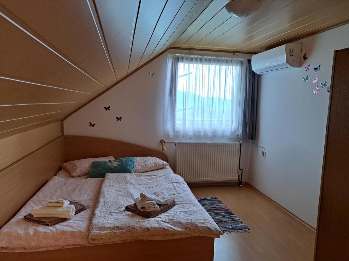 Getaway "At The Three Lights" Villa Sevnica ภายนอก รูปภาพ
