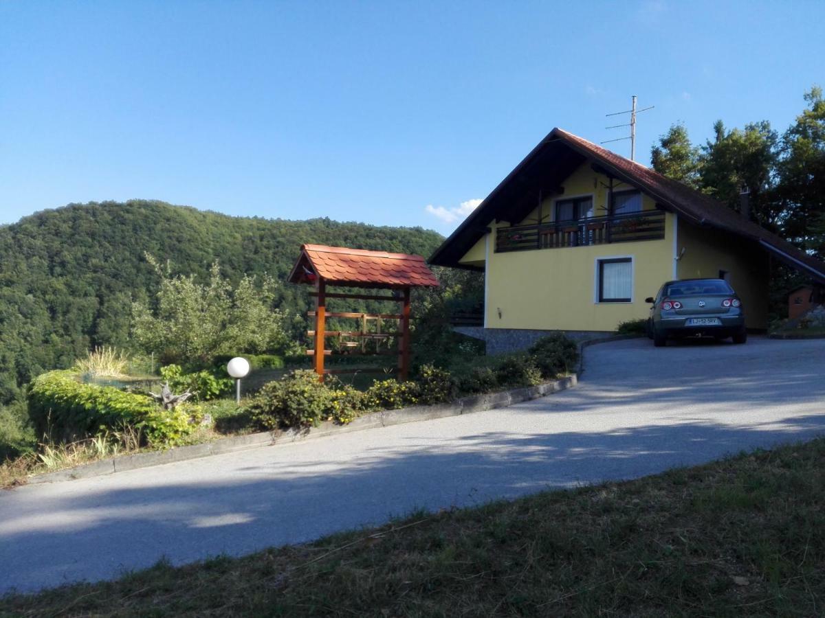 Getaway "At The Three Lights" Villa Sevnica ภายนอก รูปภาพ