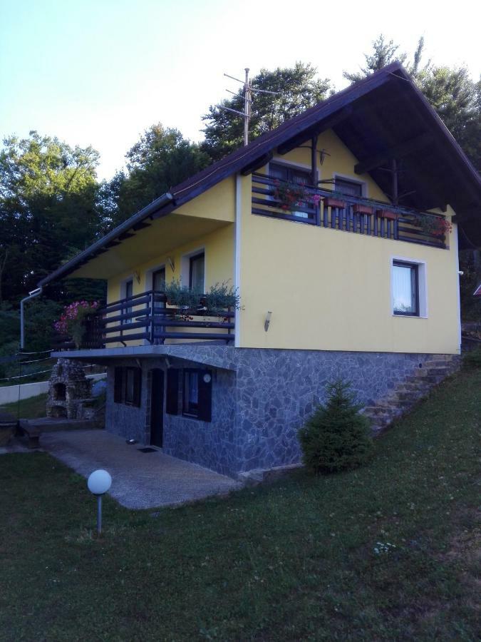 Getaway "At The Three Lights" Villa Sevnica ภายนอก รูปภาพ